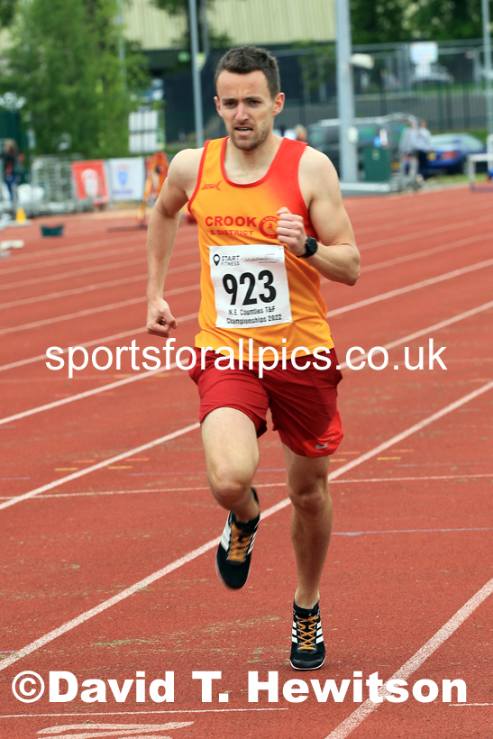 Men and Boys 800 metres, 2022 North Eastern Track and Field Champs., Middlesbrough. David T. Hewitson/Sports for All Pics